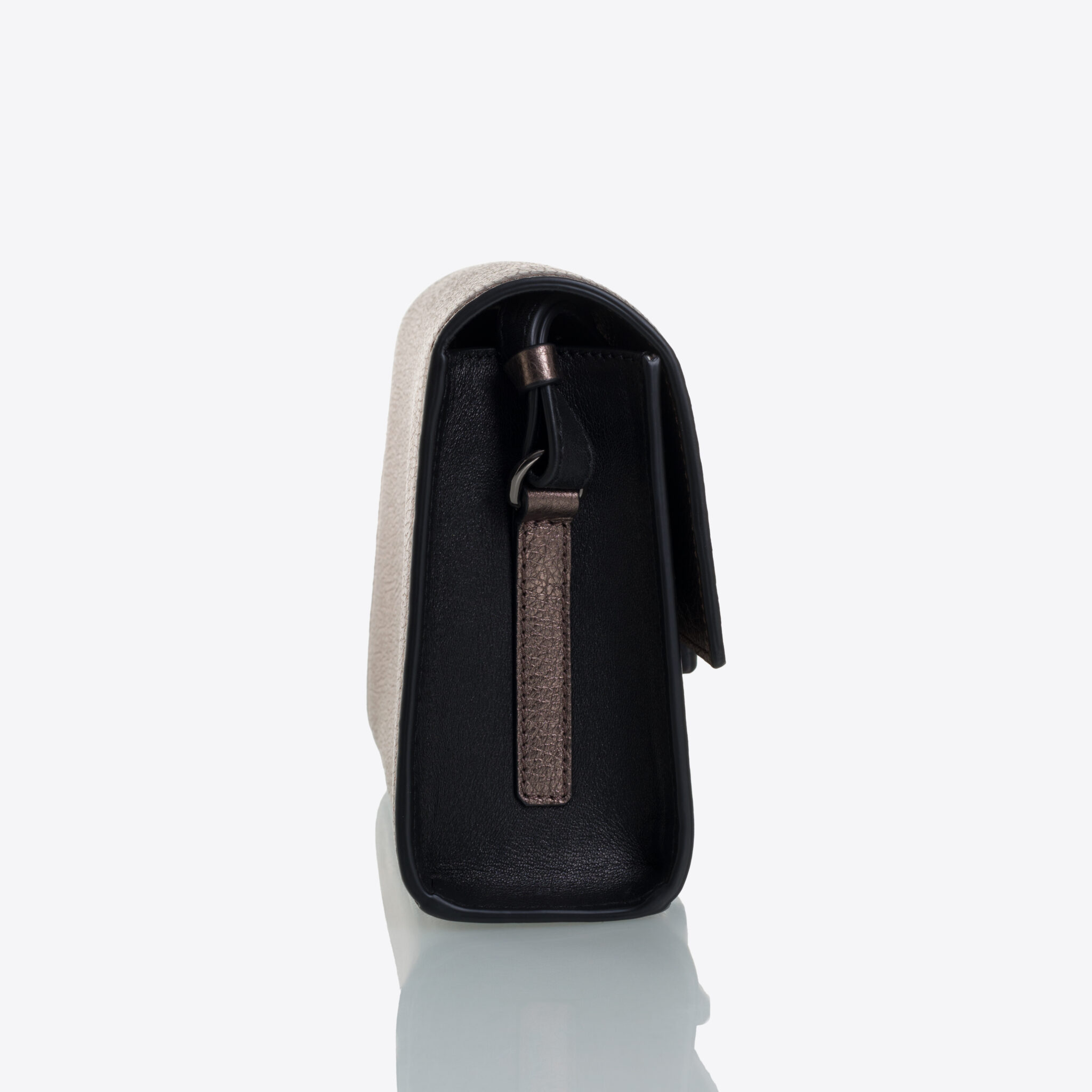 reka medio bag bronze caroline de marchi side view