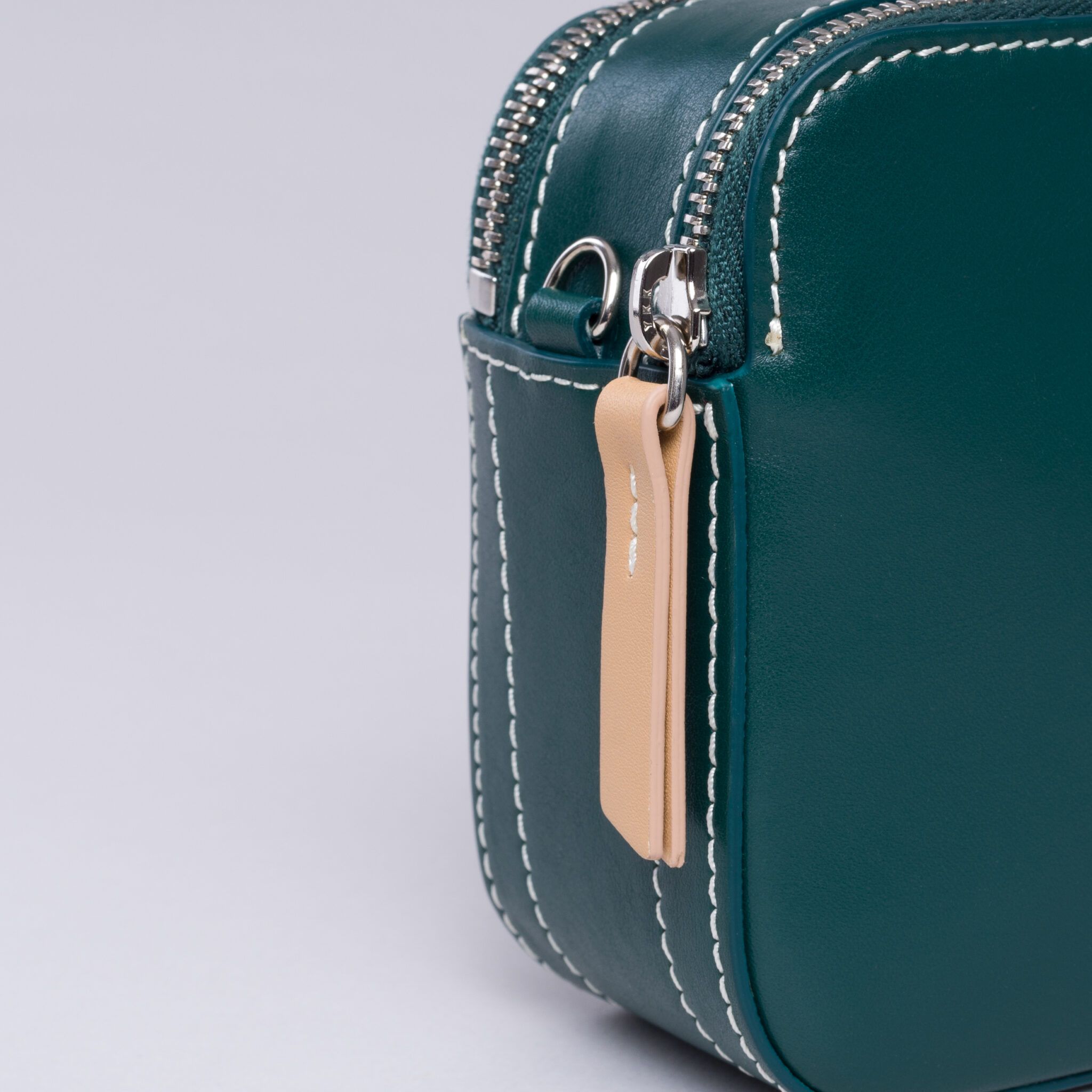 Hebe camera bag green Caroline De Marchi