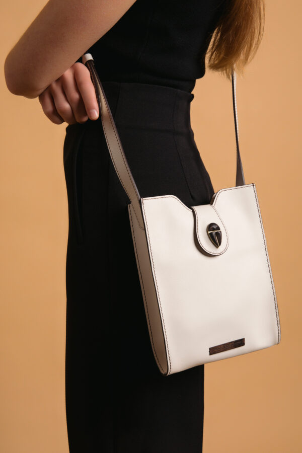 Raph Ariane white bag Caroline De Marchi