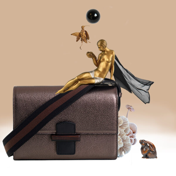 Reka Aral in grained bronze leather Caroline De Marchi