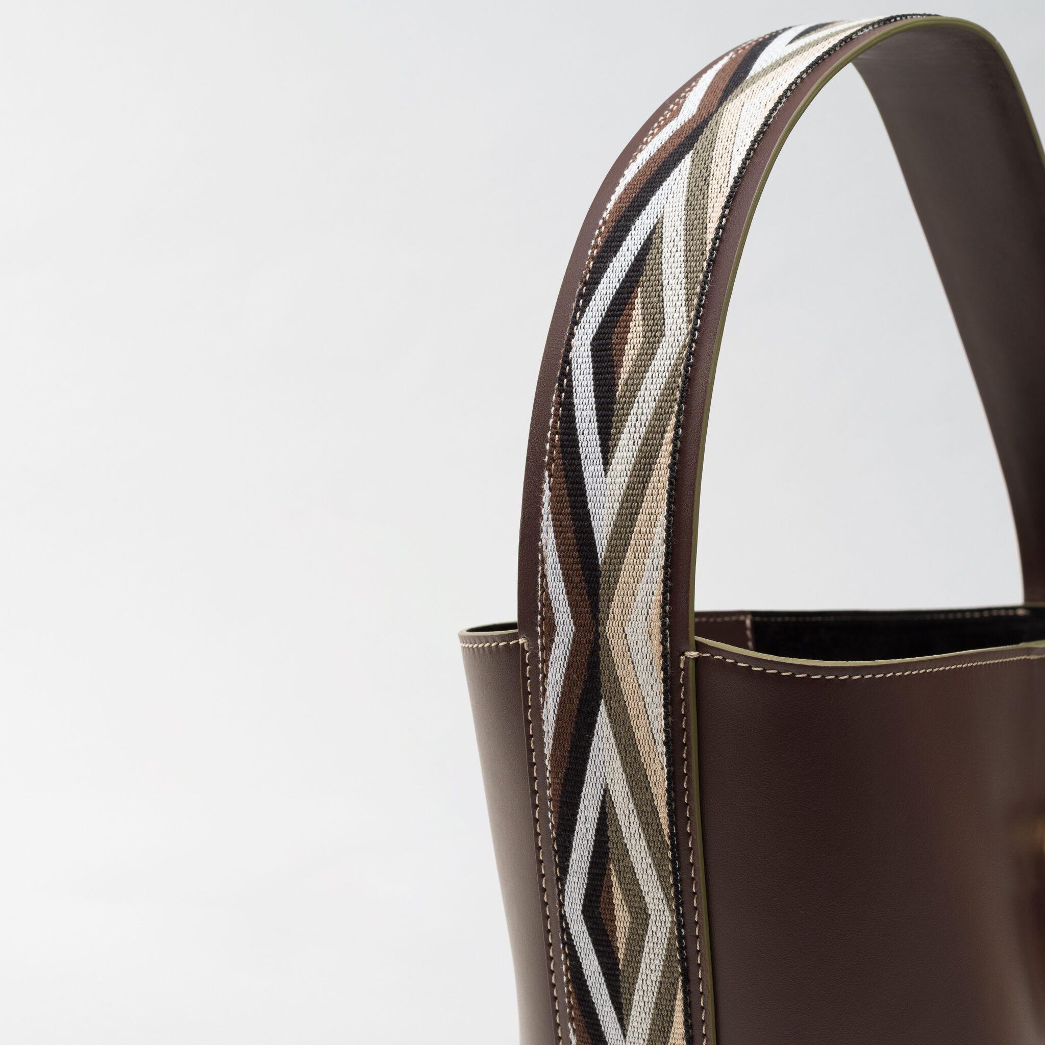 Babi Oröme mini brown bag Caroline De Marchi