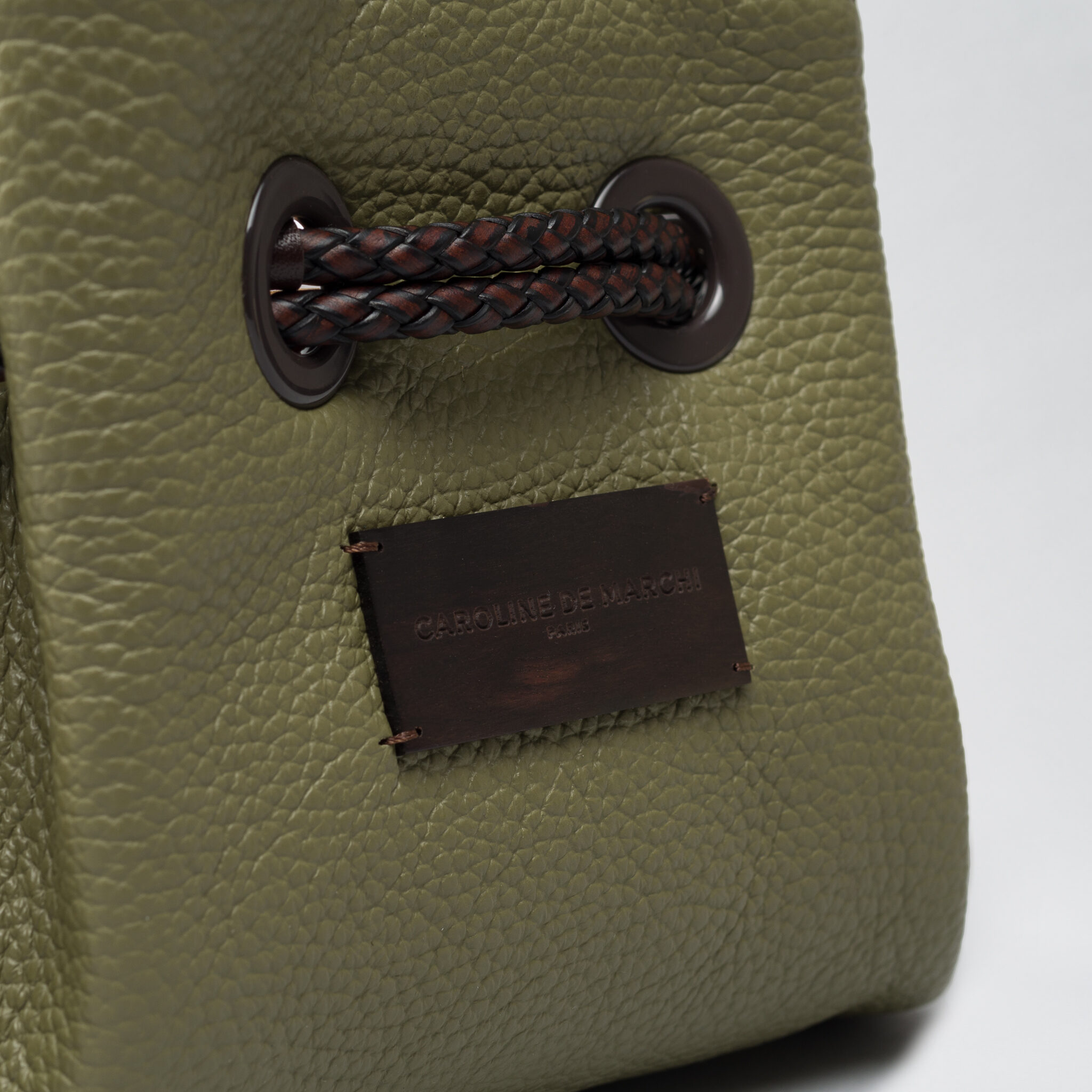 Lori Aldaron kaki leather bag Caroline De Marchi