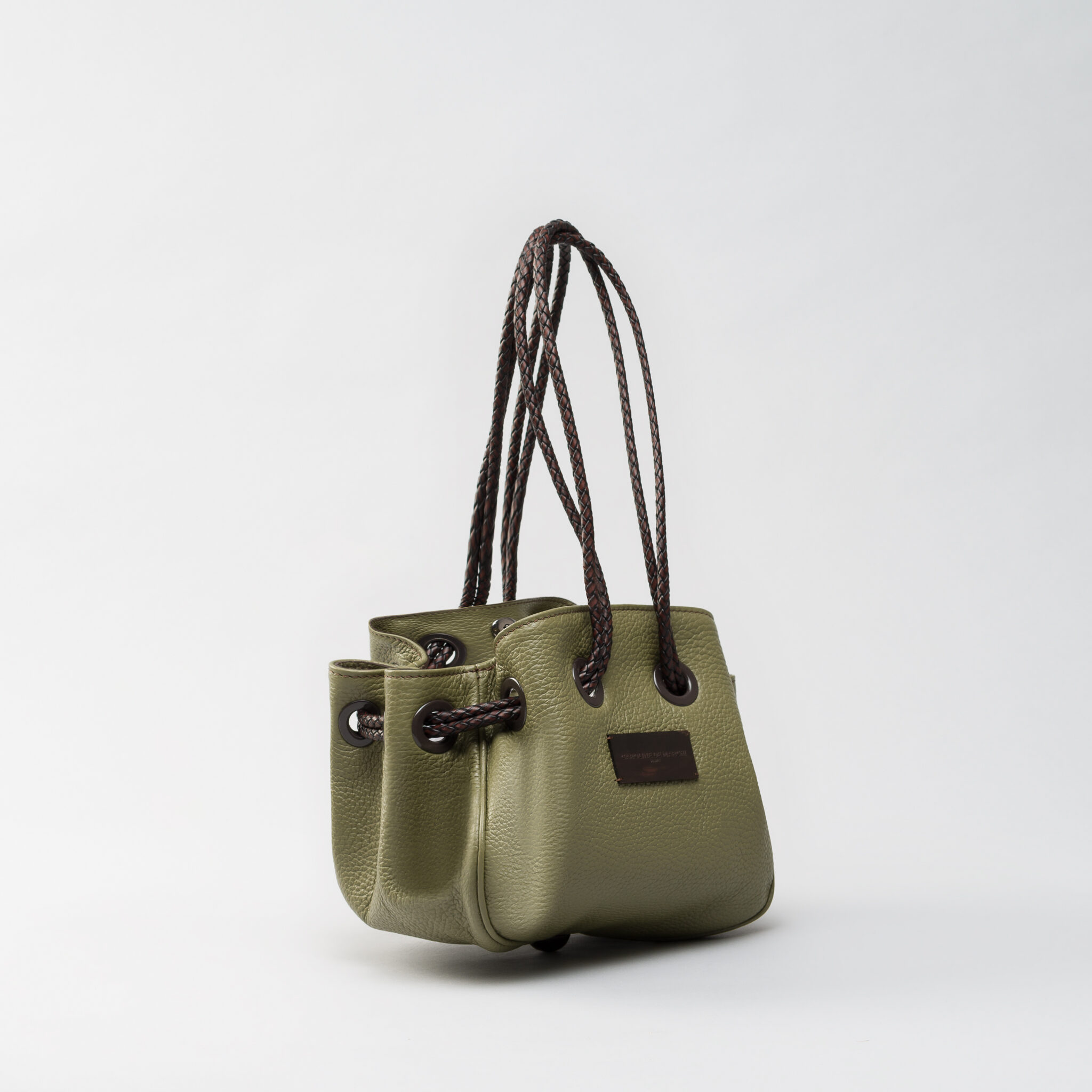 Lori Aldaron kaki leather bag Caroline De Marchi