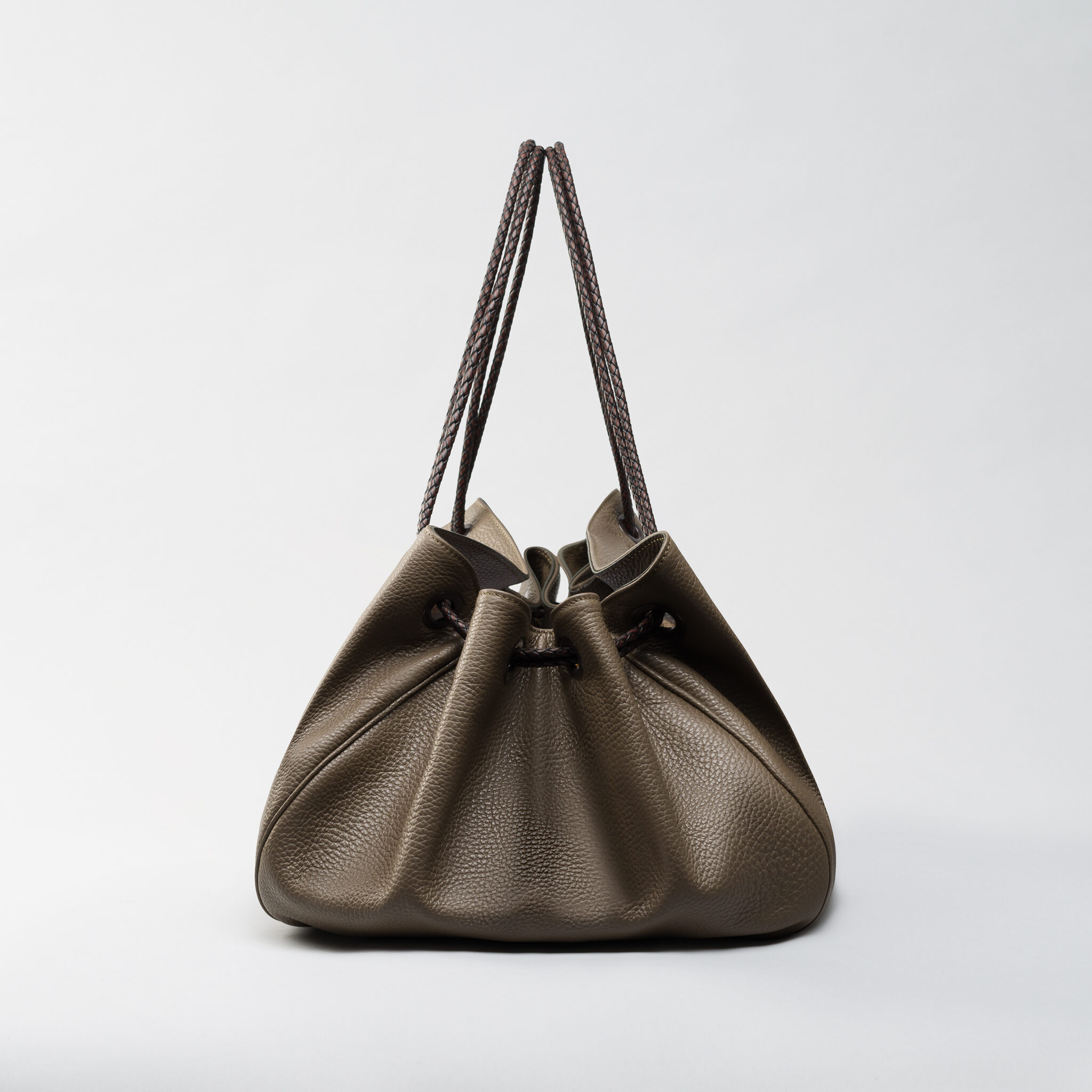 Lori Sindar grey beige leather bag Caroline De Marchi