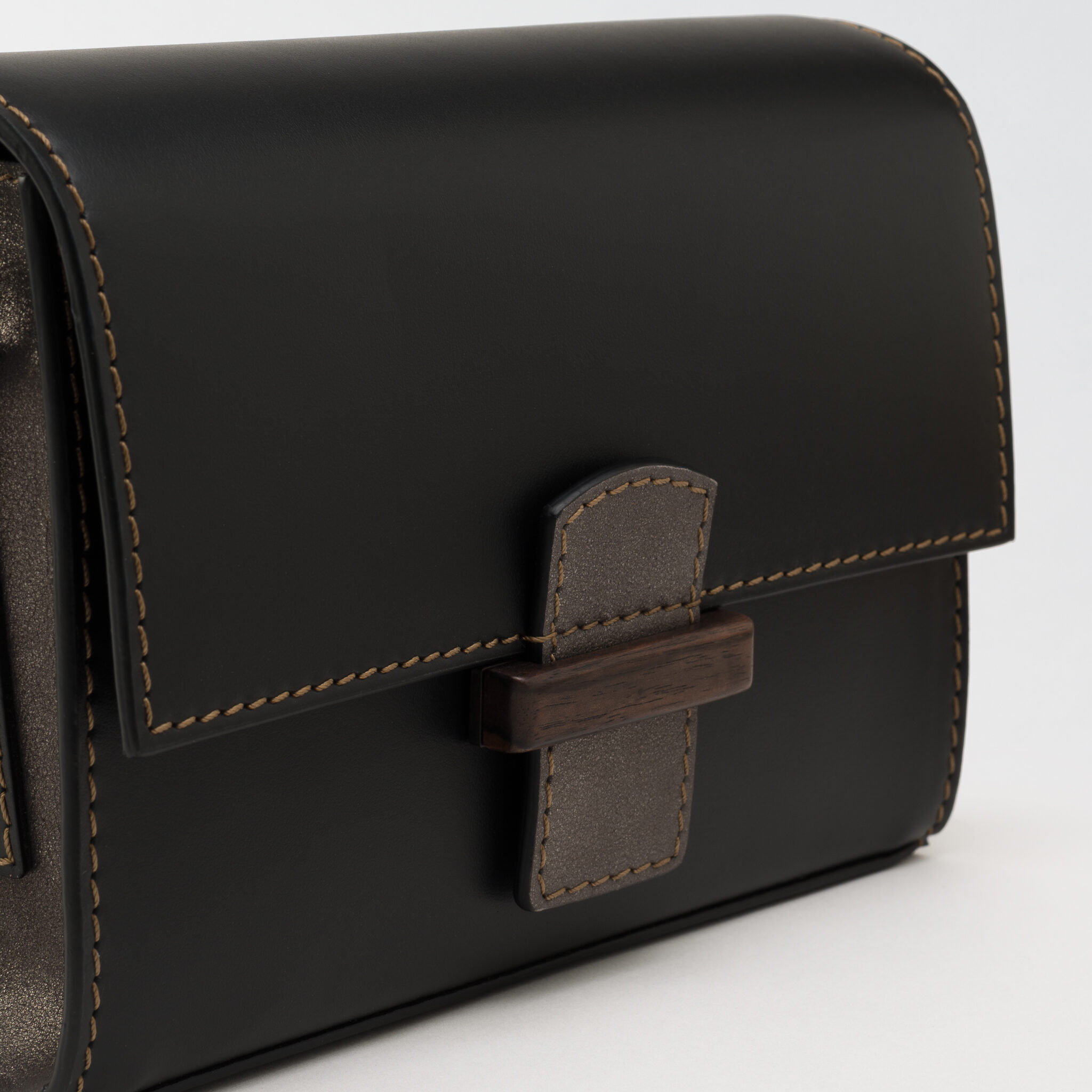 Reka Thalion medium bag black Caroline De Marchi