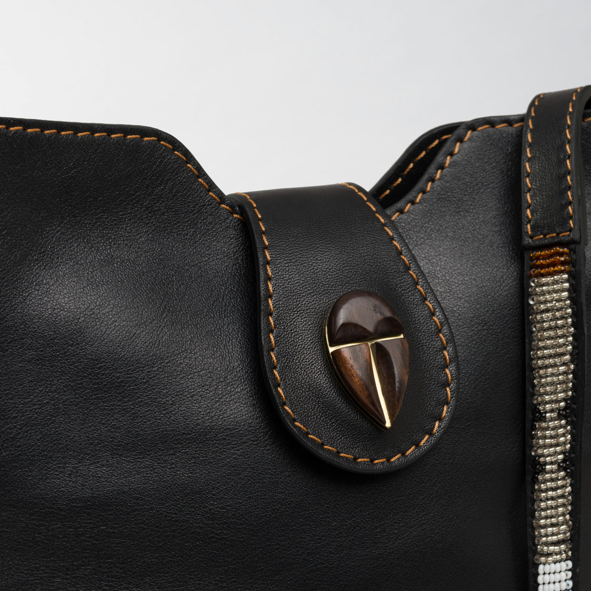 Raph Aheri black leather bag Caroline De Marchi